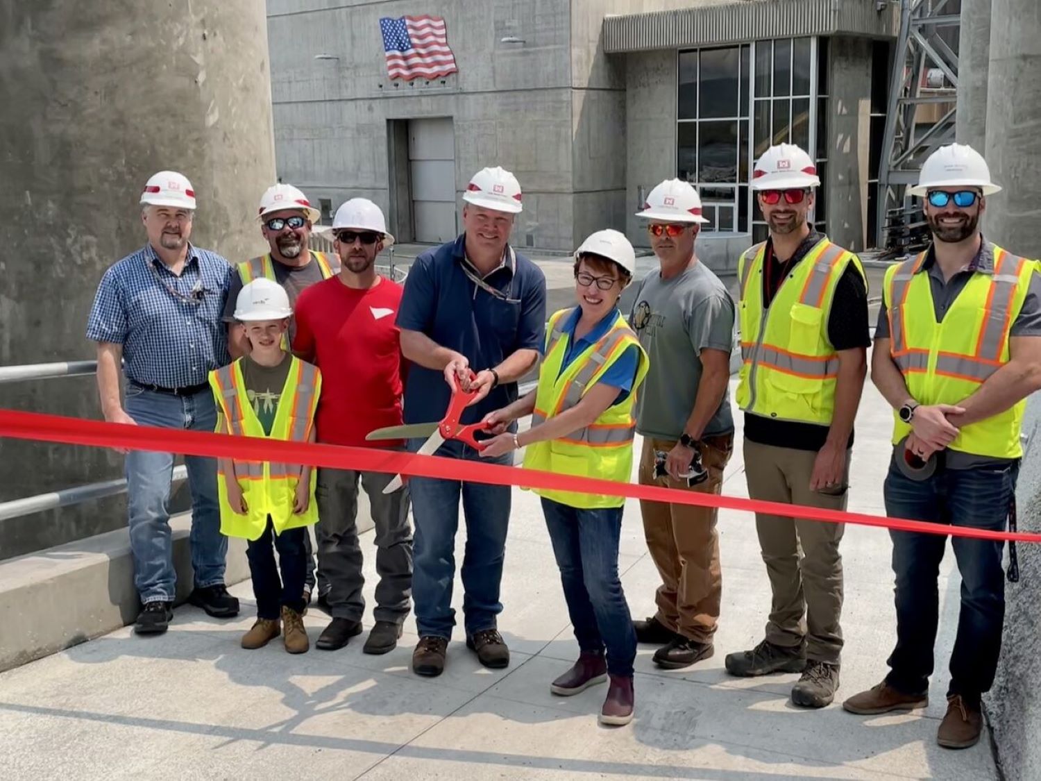 Sandy Young cuts ribbon