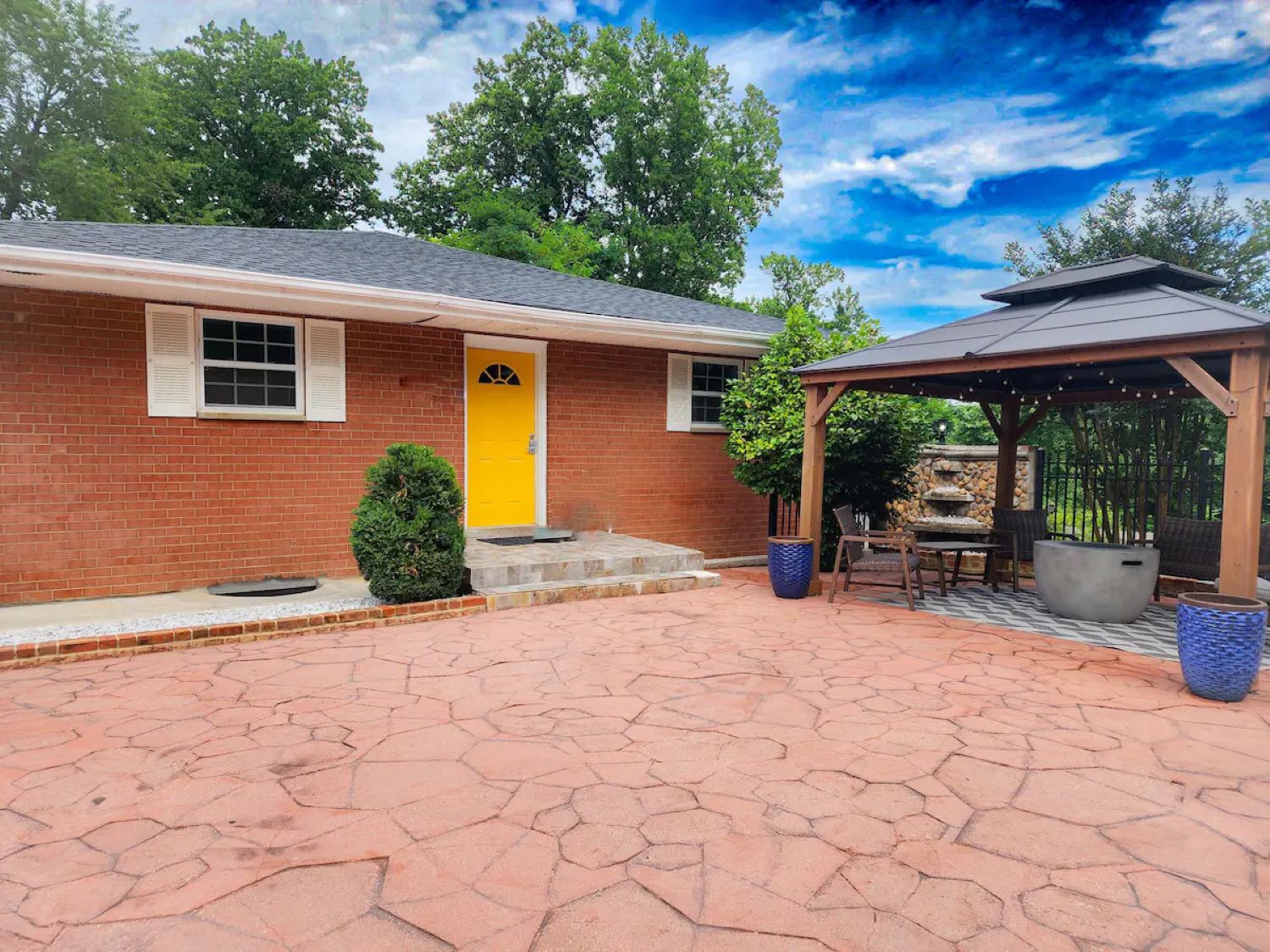 A yard of a house near Gaylord National Resort & Convention Center