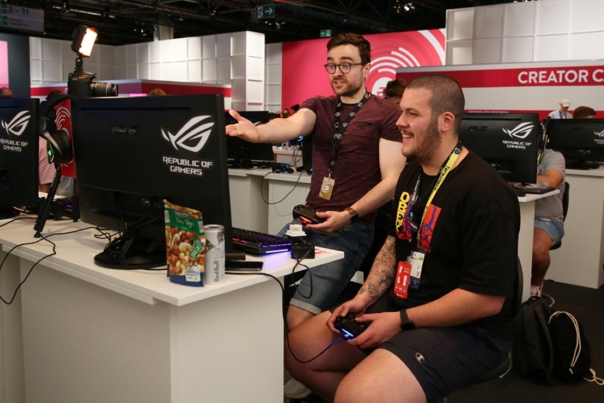 young people plays game in contest