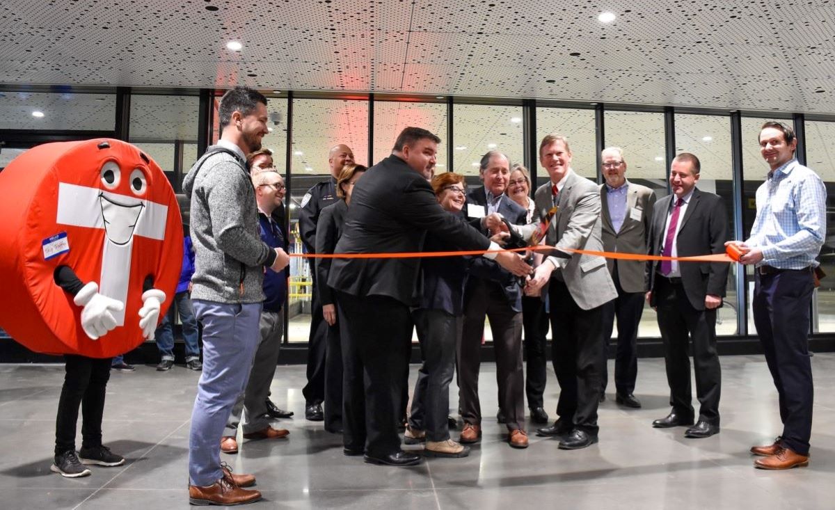 Kimley-Horn leadership team in a ribbon cutting ceremony