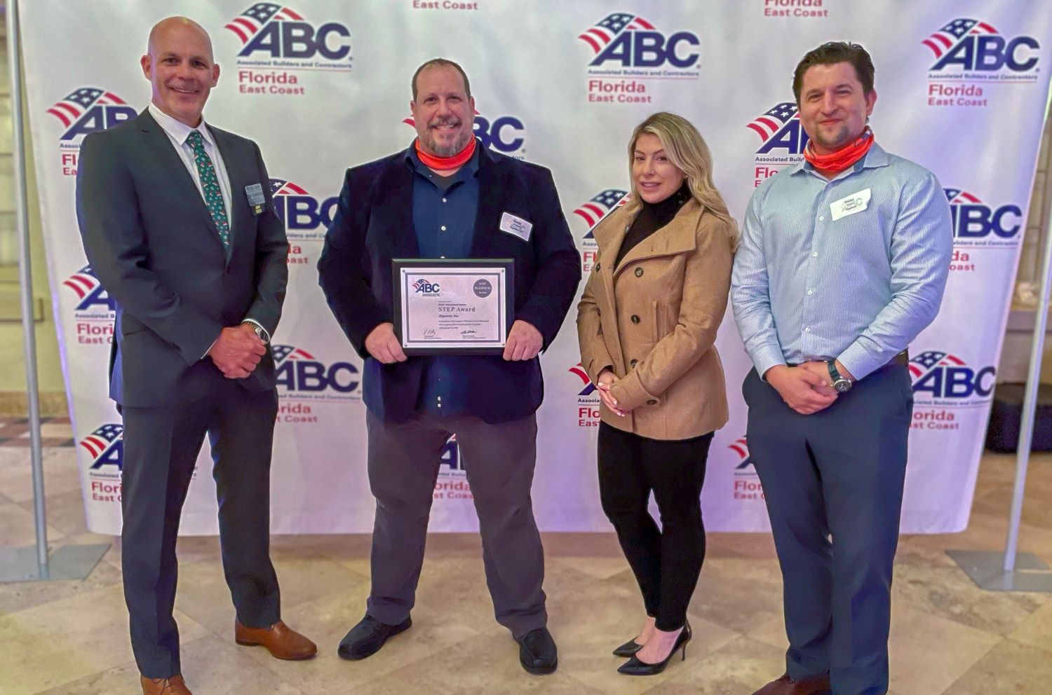 Hypower leadership in an industry conference event