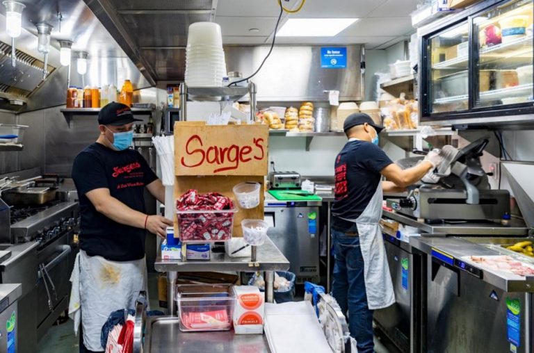 Cloudkitchen staff prepares food