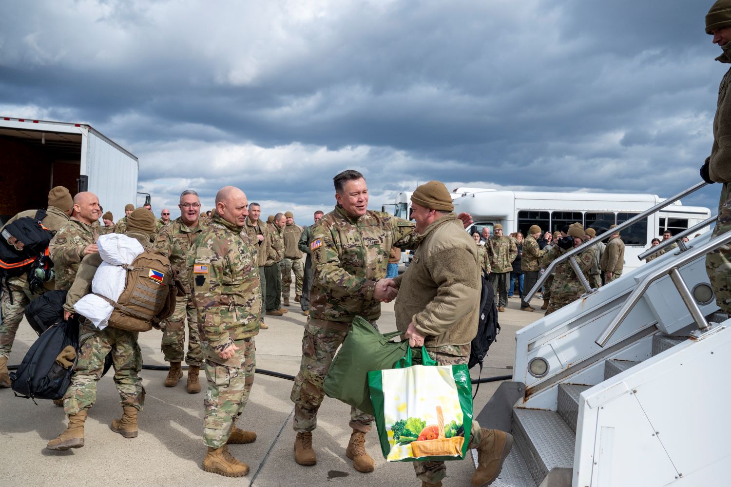 welcoming returning Guardsmen